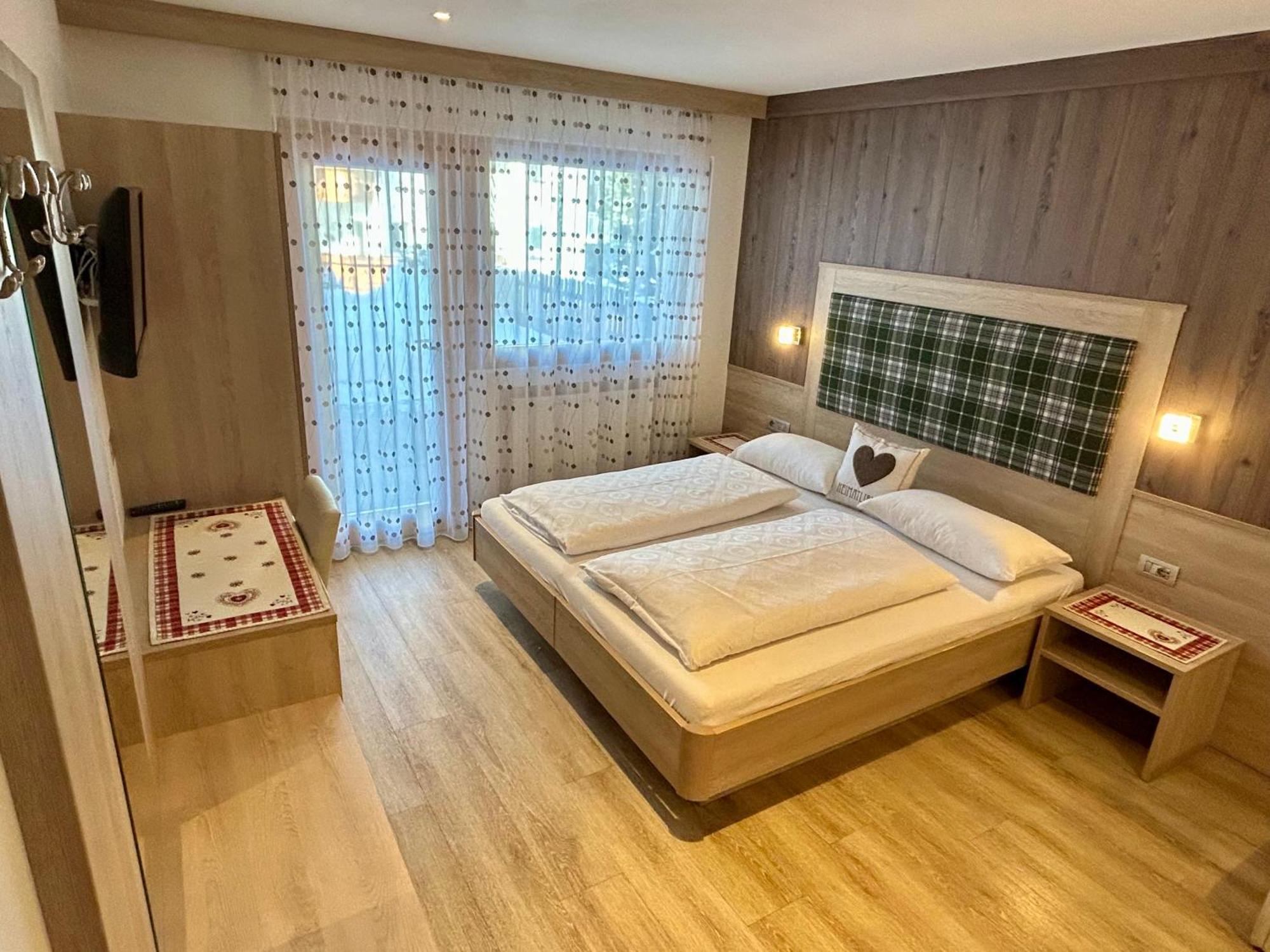Residence Ravisa Dolomites เซลวาดีวัลการ์เดนา ภายนอก รูปภาพ